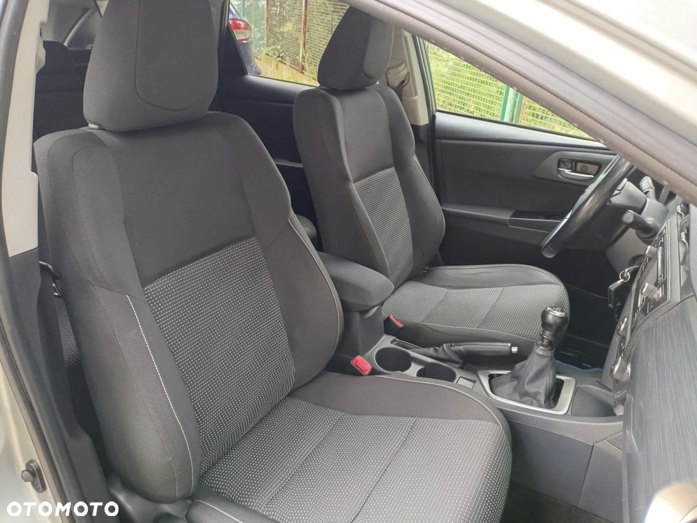 Toyota Auris 1.6 Luna - 8