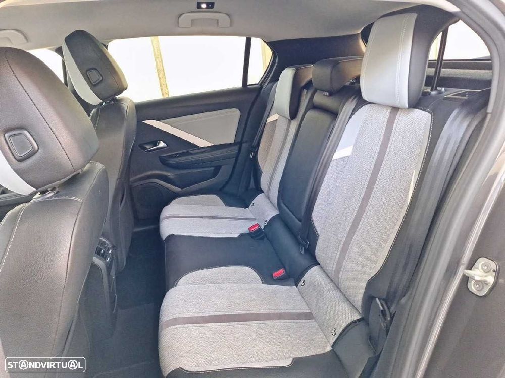 Opel Astra 1.5 D Elegance Aut. - 10