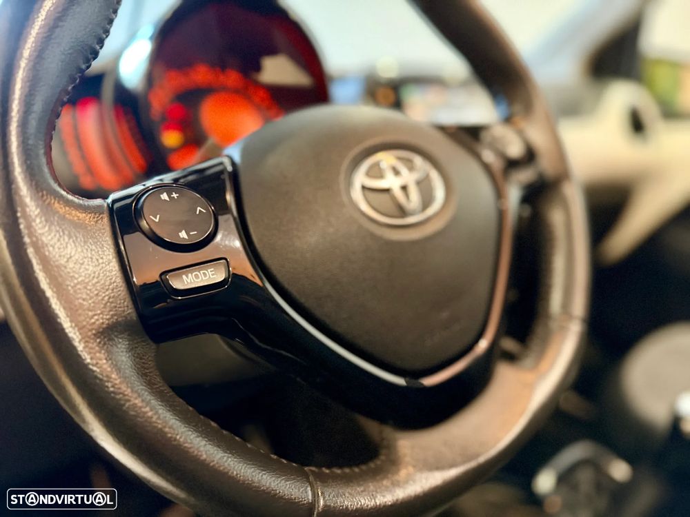 Toyota Aygo x-wave - 29