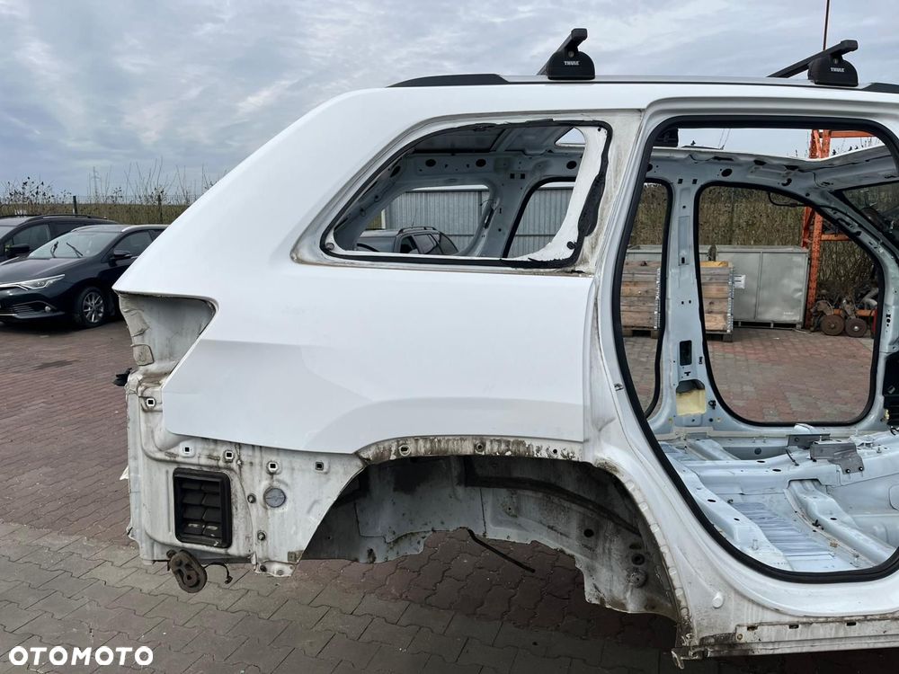 BŁOTNIK TYŁ PRAWY ĆWIARTKA JEEP GRAND CHEROKEE WK2 IV - 1