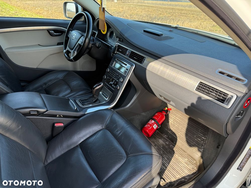 Volvo XC 70 D5 AWD Momentum - 14