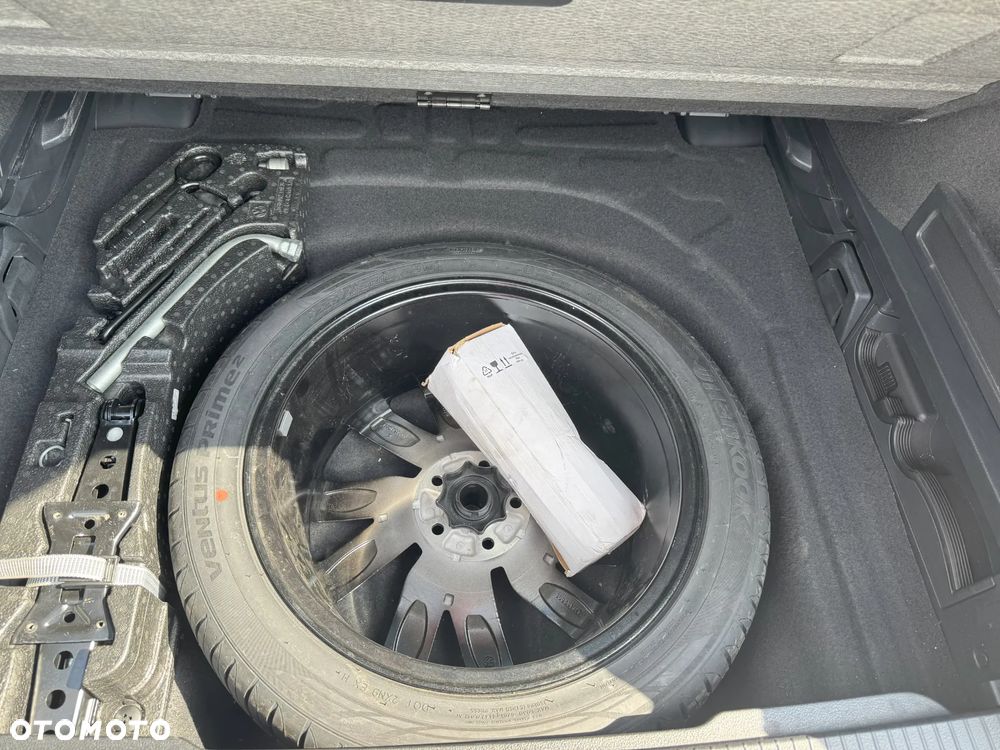 Volkswagen Passat - 12