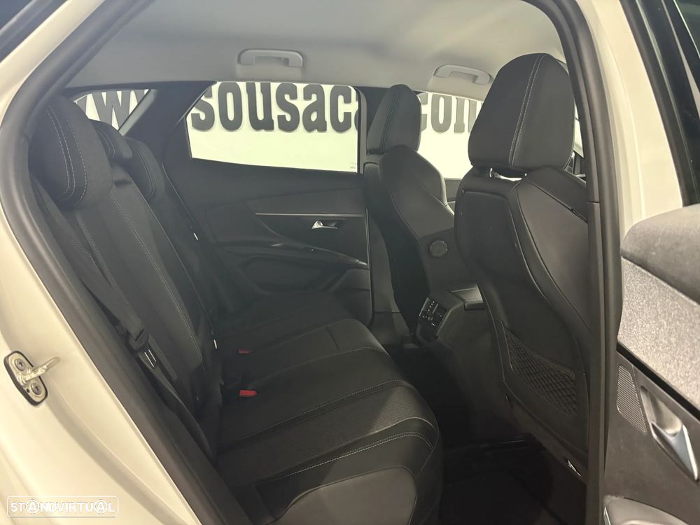 Peugeot 3008 1.6 Hybrid Allure e-EAT8 - 13