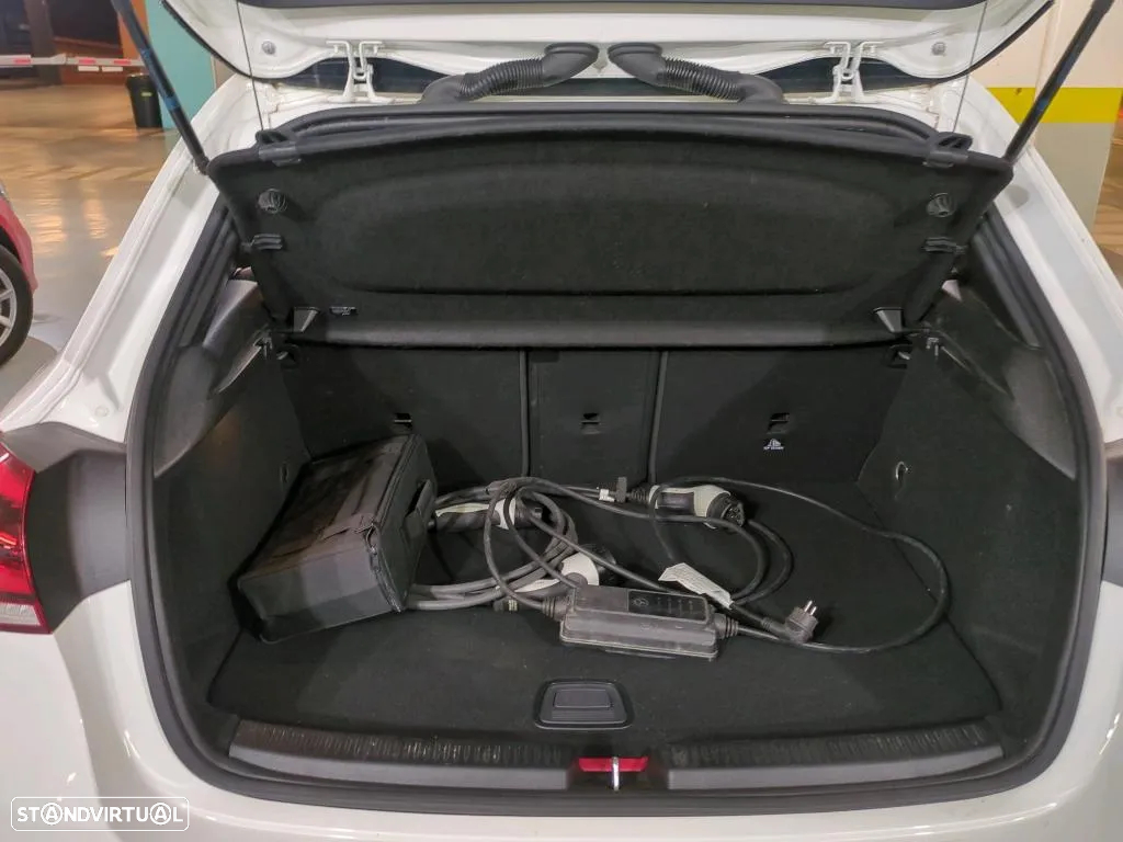 Mercedes-Benz A 250 e Style Plus - 13