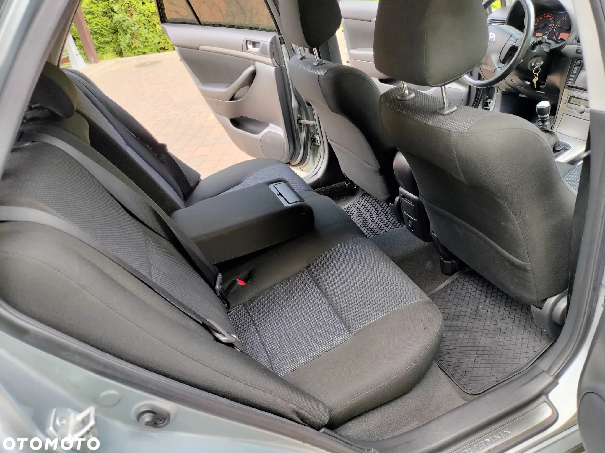 Toyota Avensis 2.0 D-4D Sol+NAVI - 15