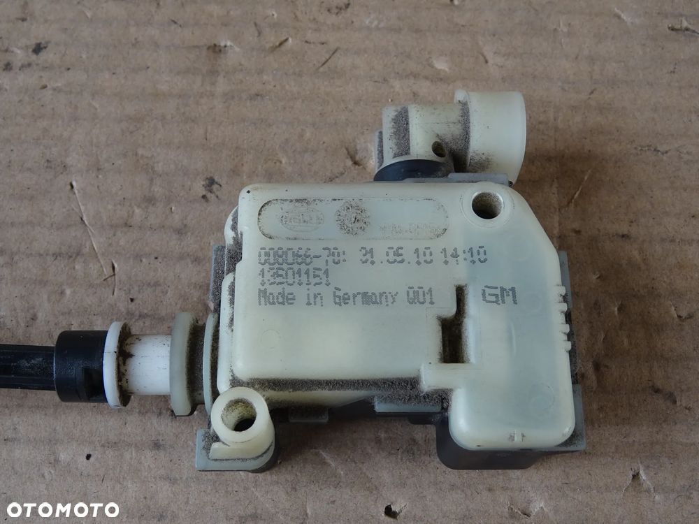 SIŁOWNIK KLAPKI WLEWU PALIWA SILNICZEK ZAMKA OPEL ZAFIRA C ASTRA J INSIGNIA A - 2