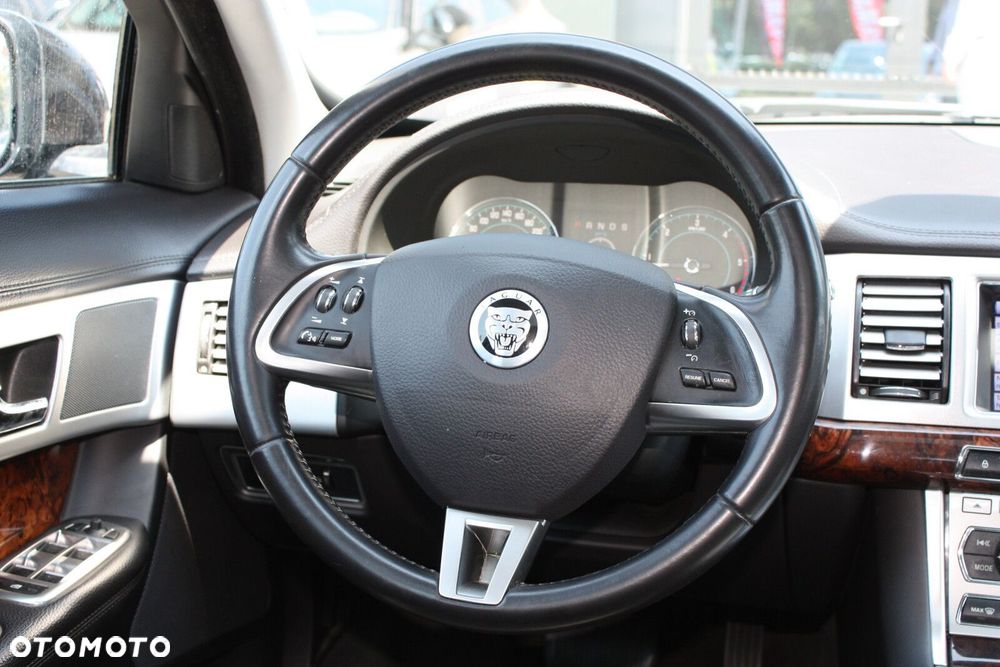 Jaguar XF 3.0 V6 D S Luxury - 23