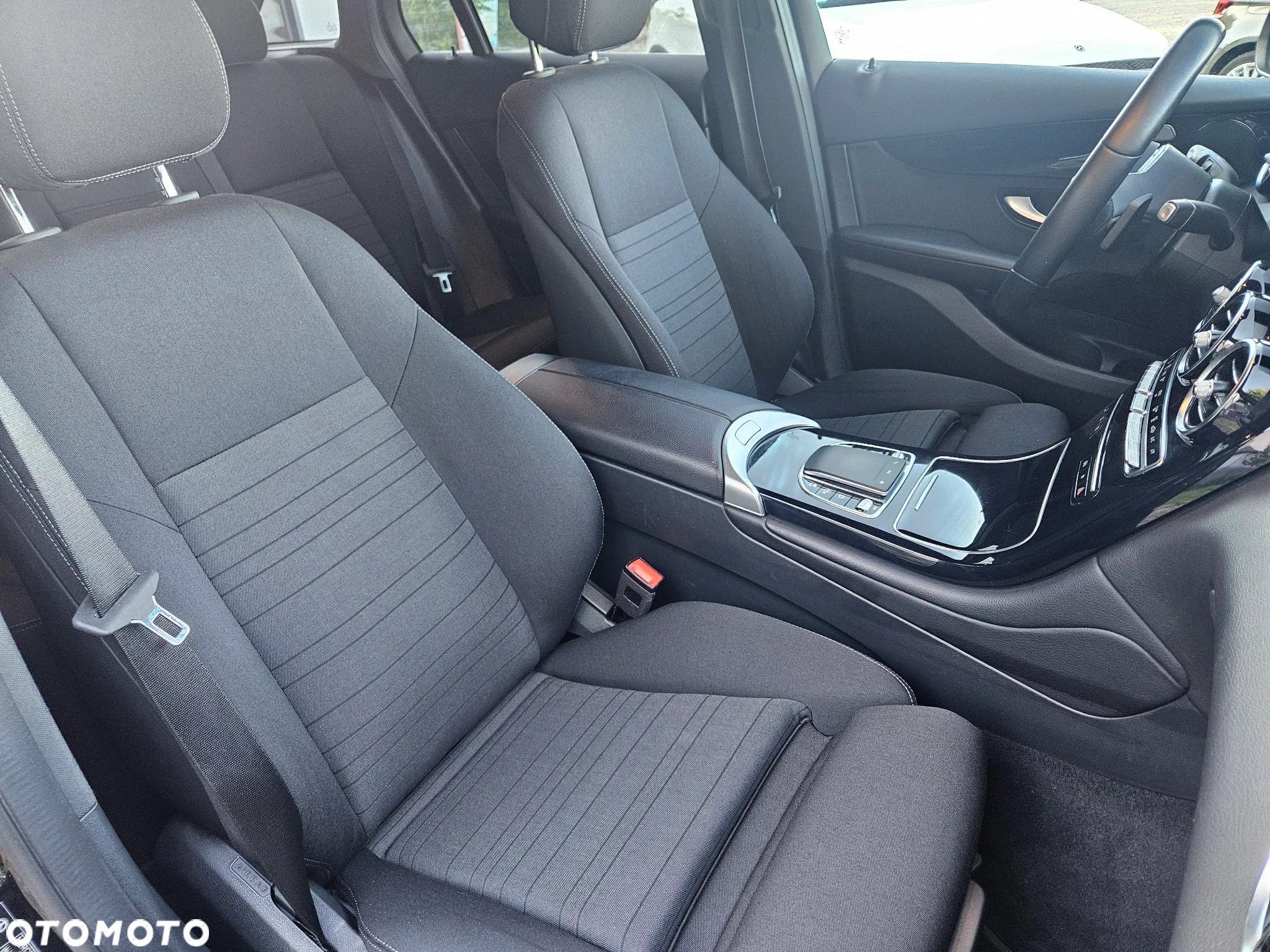 Mercedes-Benz GLC 300 e 4-Matic - 19