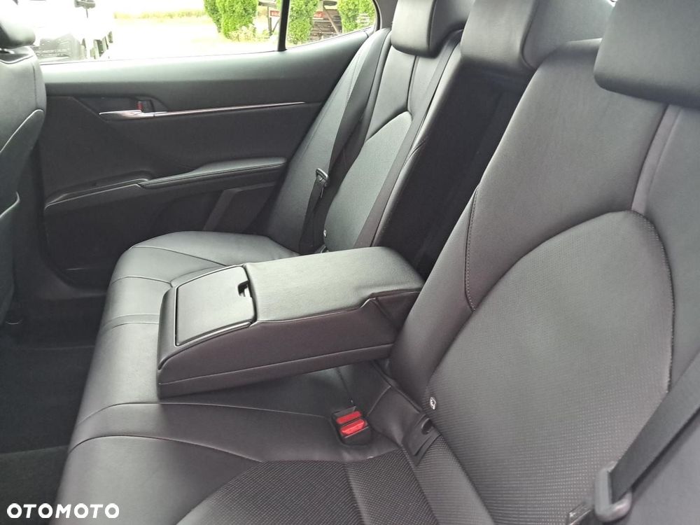 Toyota Camry 2.5 Hybrid Executive CVT - 8