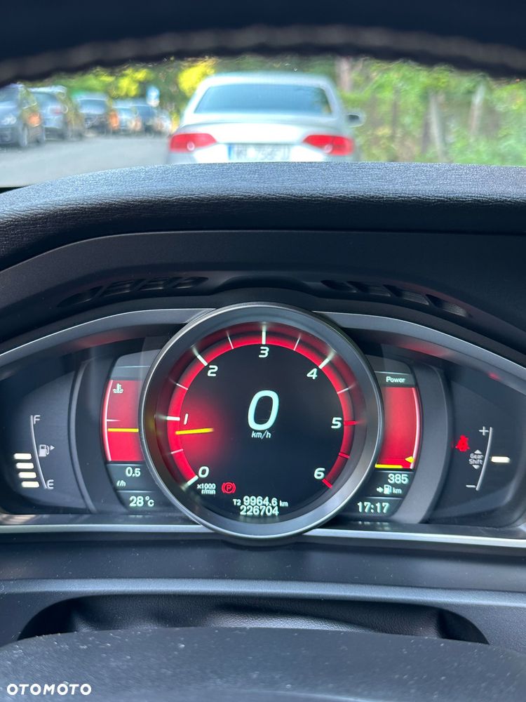 Volvo V40 D3 R-Design Kinetic - 21