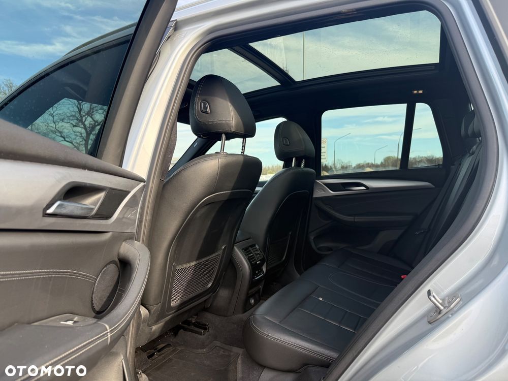 BMW X3 xDrive20i sport - 23