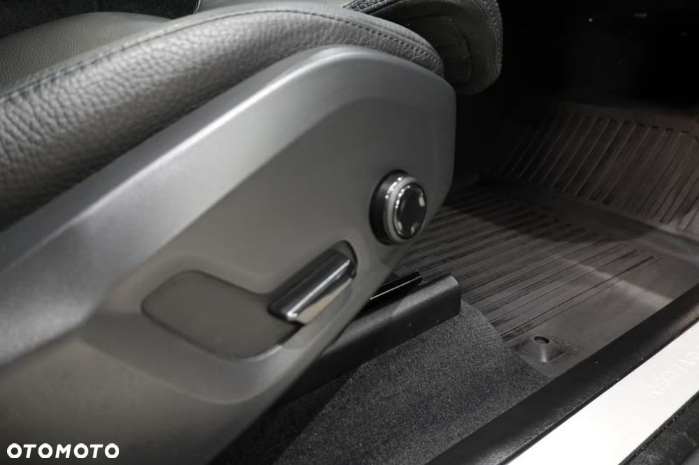 Volvo XC 60 T6 Plug-In Hybrid AWD R-Design - 15