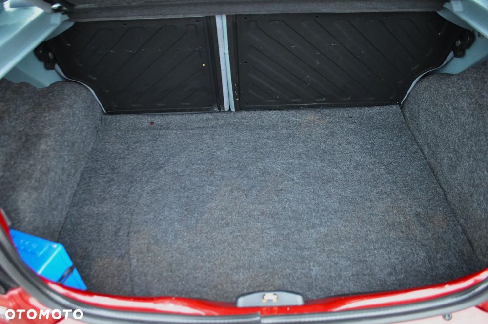 Renault Megane 1.6 RN - 10