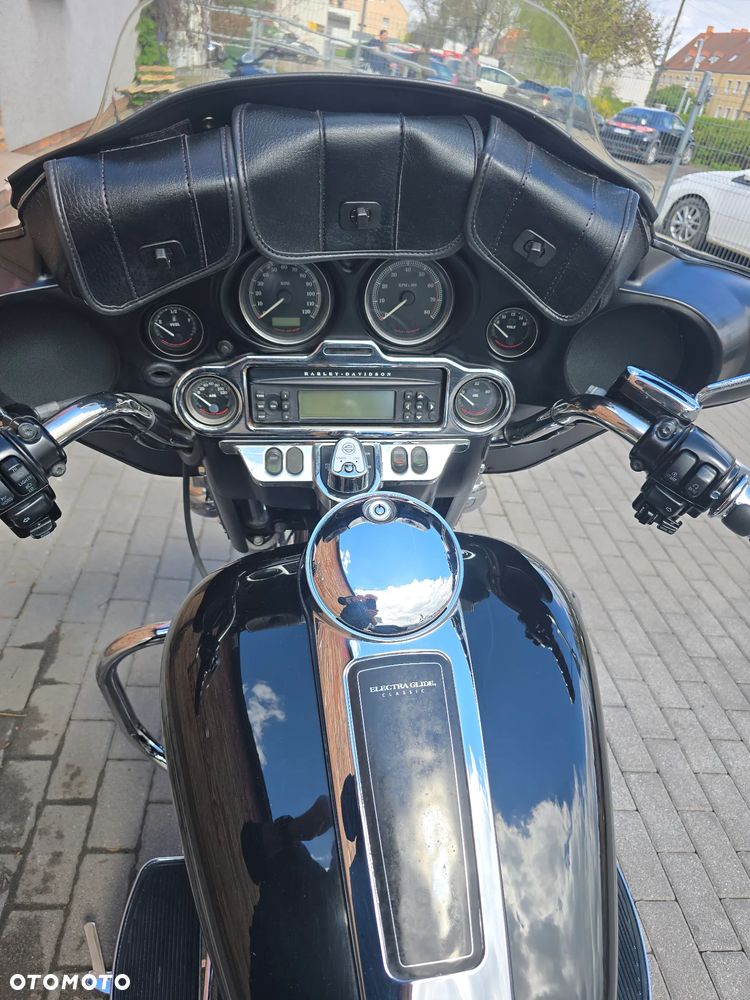 Harley-Davidson FLHT Electra Glide Standard - 17