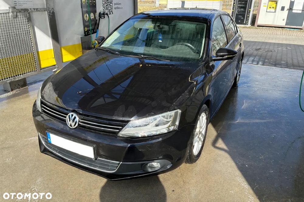 Volkswagen Jetta - 4