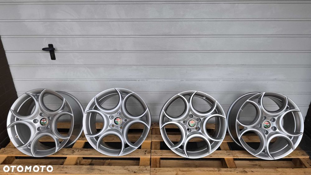 Felgi aluminiowe Alfa Romeo Giulia 18" 5x110 8J 9J Nowe (OL649F) - 2