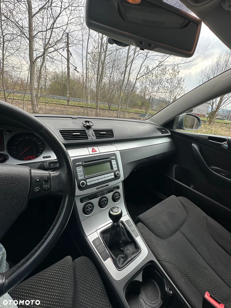 Volkswagen Passat - 18