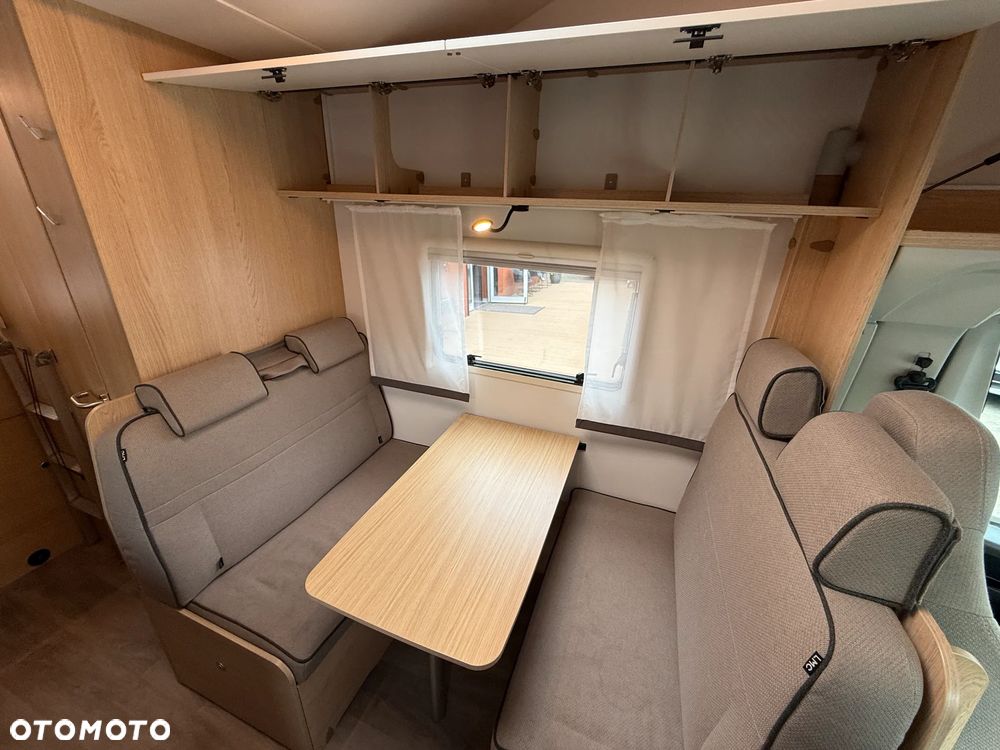 LMC Tourer A690 6OS 140KM FV23% WCC - 21