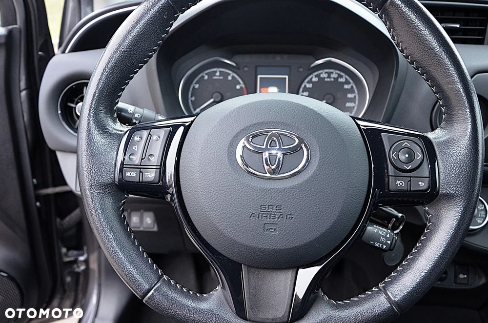 Toyota Yaris 1.5 Premium - 18