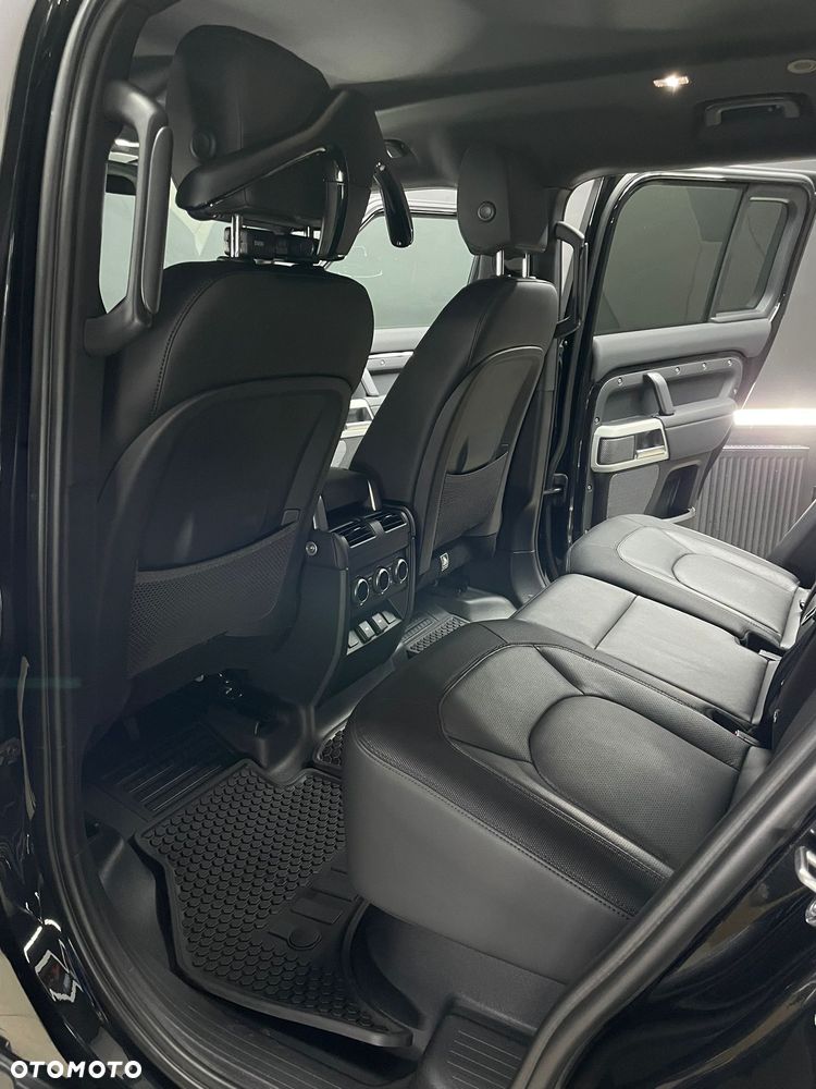 Land Rover Defender - 11