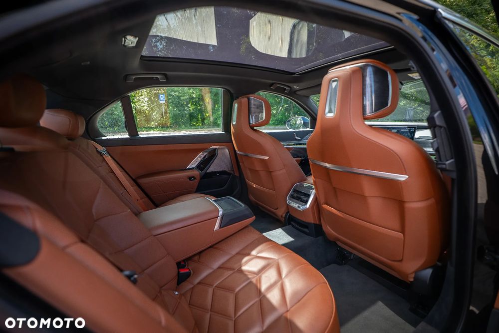 BMW Seria 7 750e xDrive - 17