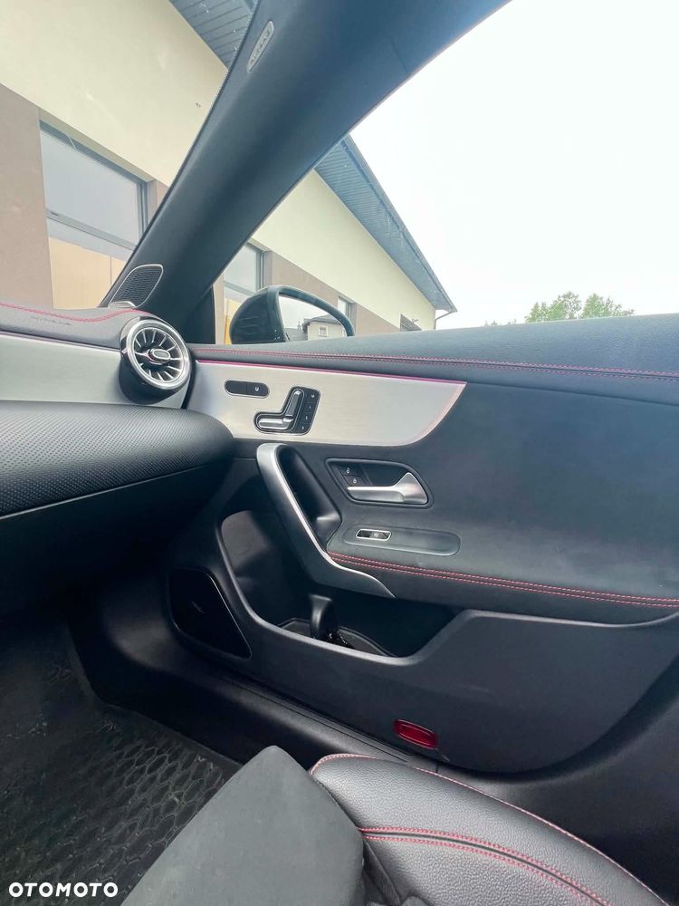 Mercedes-Benz CLA - 16