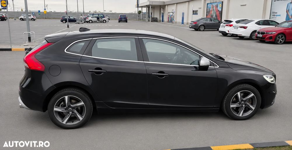 Volvo V40 D3 Geartronic RDesign - 4