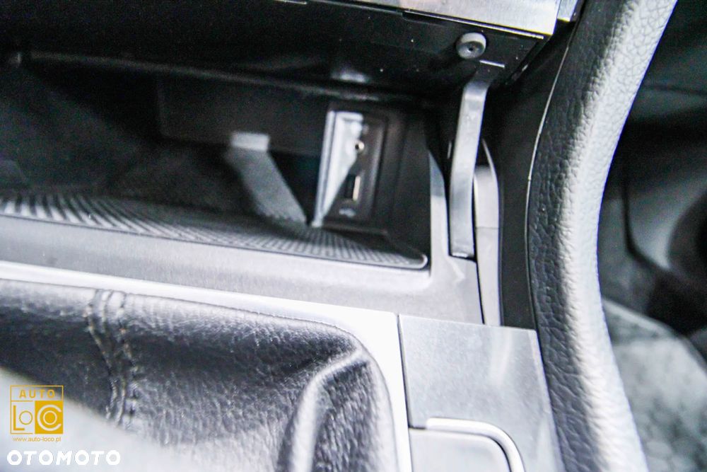 Volkswagen Golf 1.6 TDI BMT Comfortline - 29