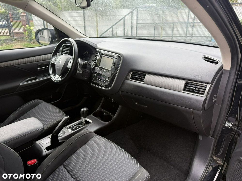 Mitsubishi Outlander - 11