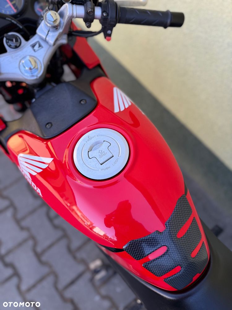 Honda CBR - 32