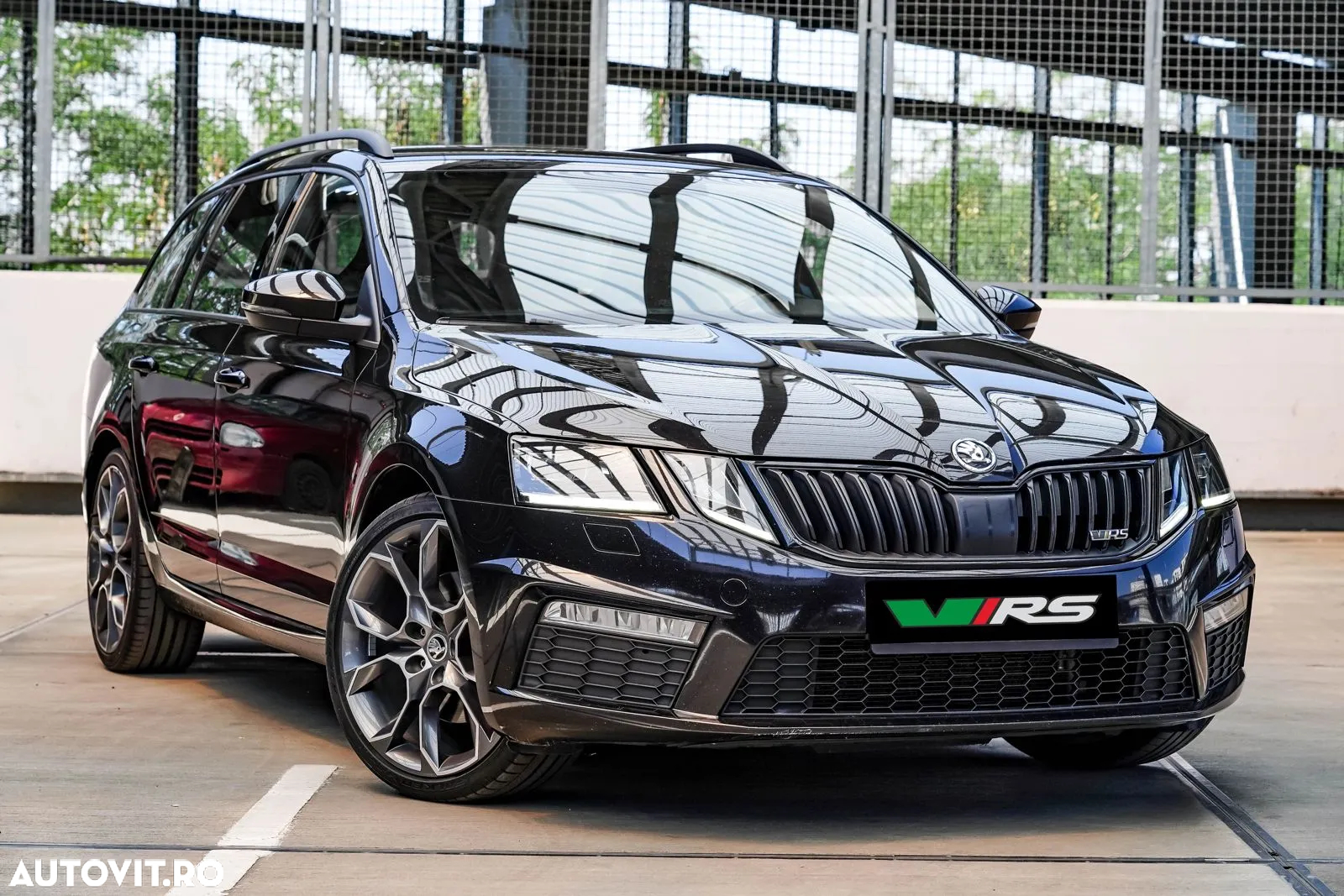 Skoda Octavia 2.0 TDI DSG RS - 9