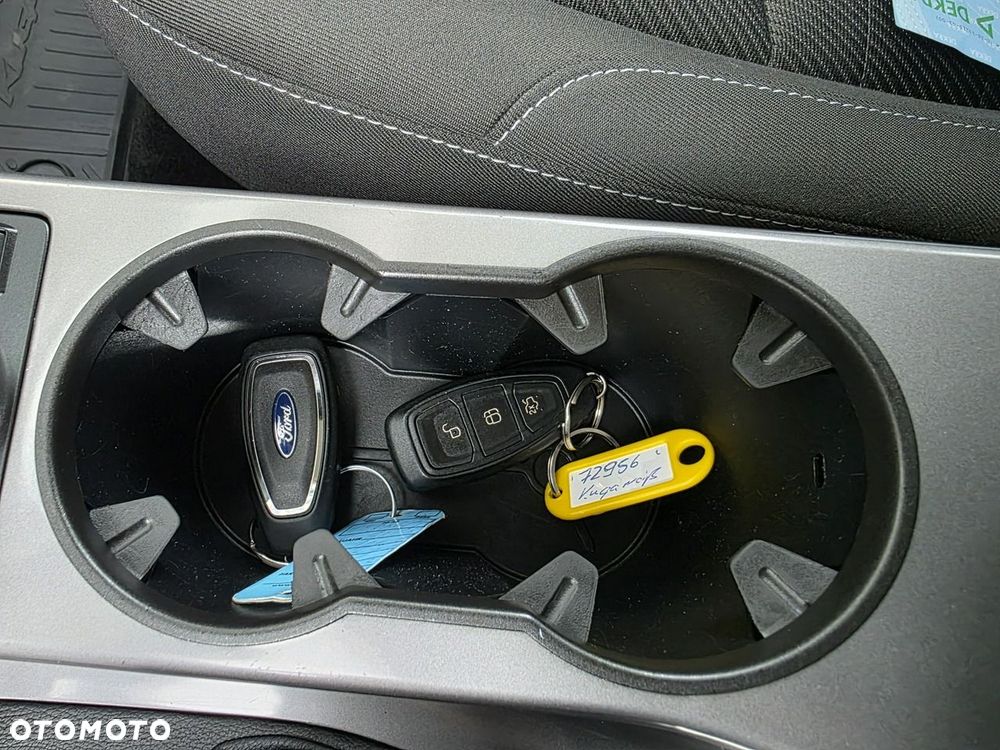 Ford Kuga 2.0 TDCi 2x4 SYNC - 17