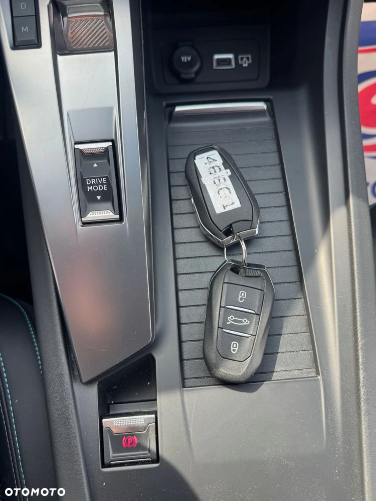 Peugeot 308 BlueHDi 130 EAT8 Allure - 9