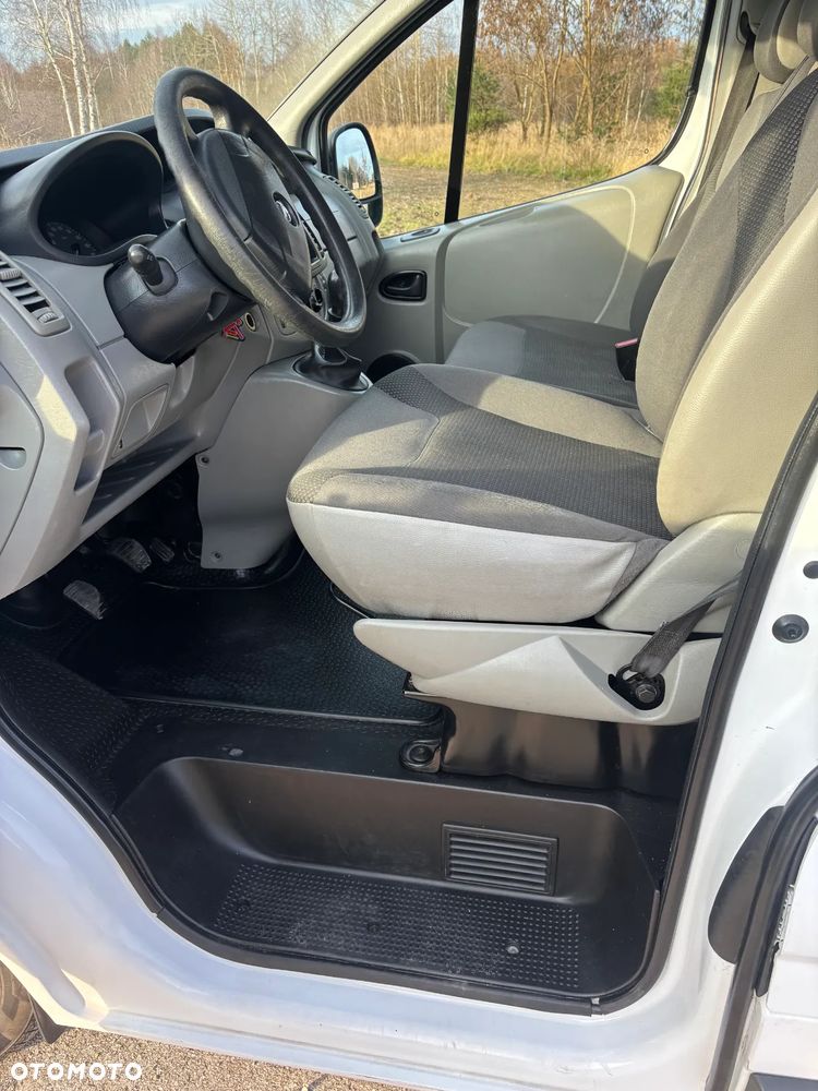 Opel Vivaro L2H1 2.9t Essentia - 14