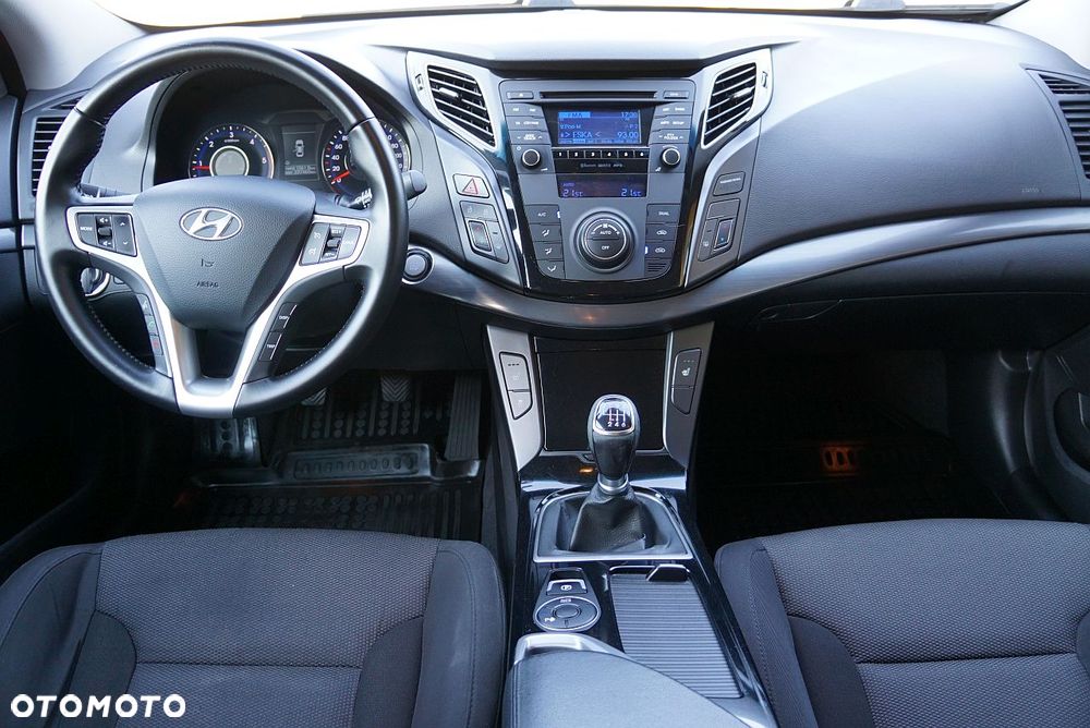 Hyundai i40 i40cw 1.7 CRDi Fifa World Cup Edition - 10