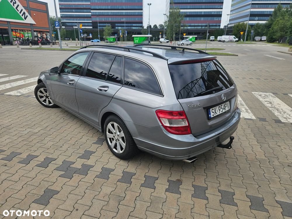 Mercedes-Benz Klasa C 220 CDI BlueEff 4-Matic Avantgarde - 3