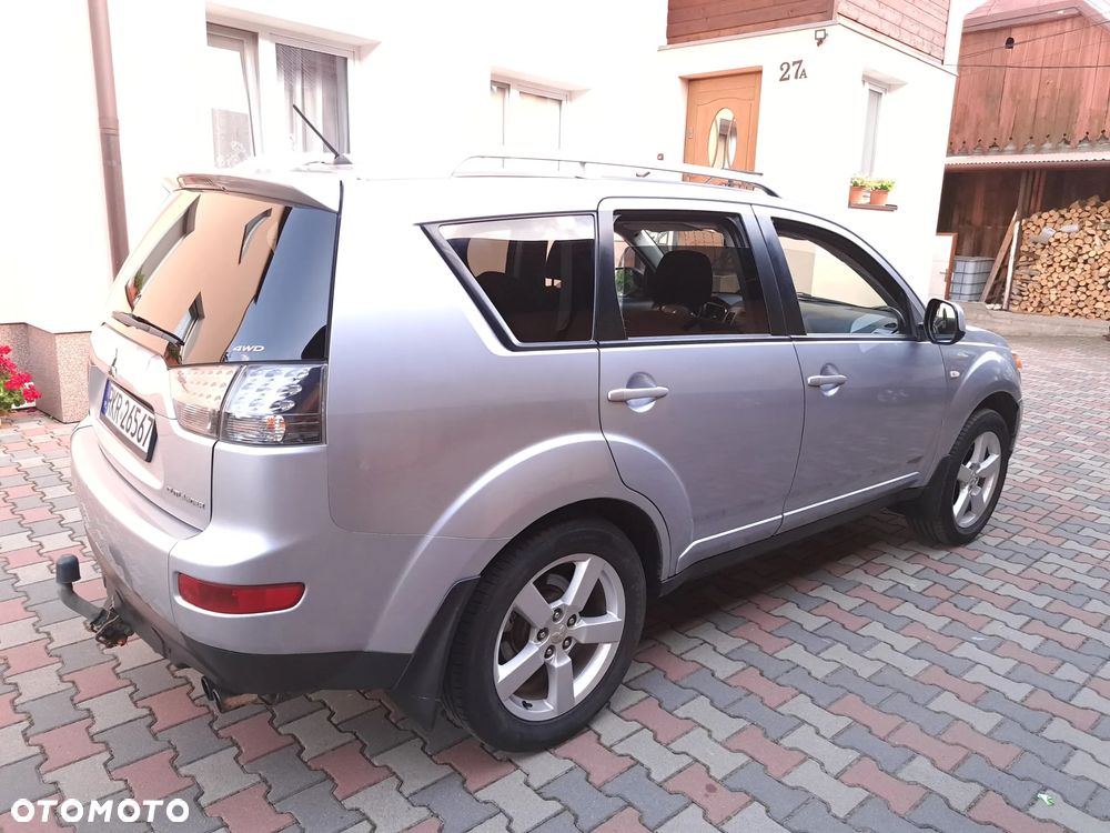 Mitsubishi Outlander 2.0 DID Instyle - 5