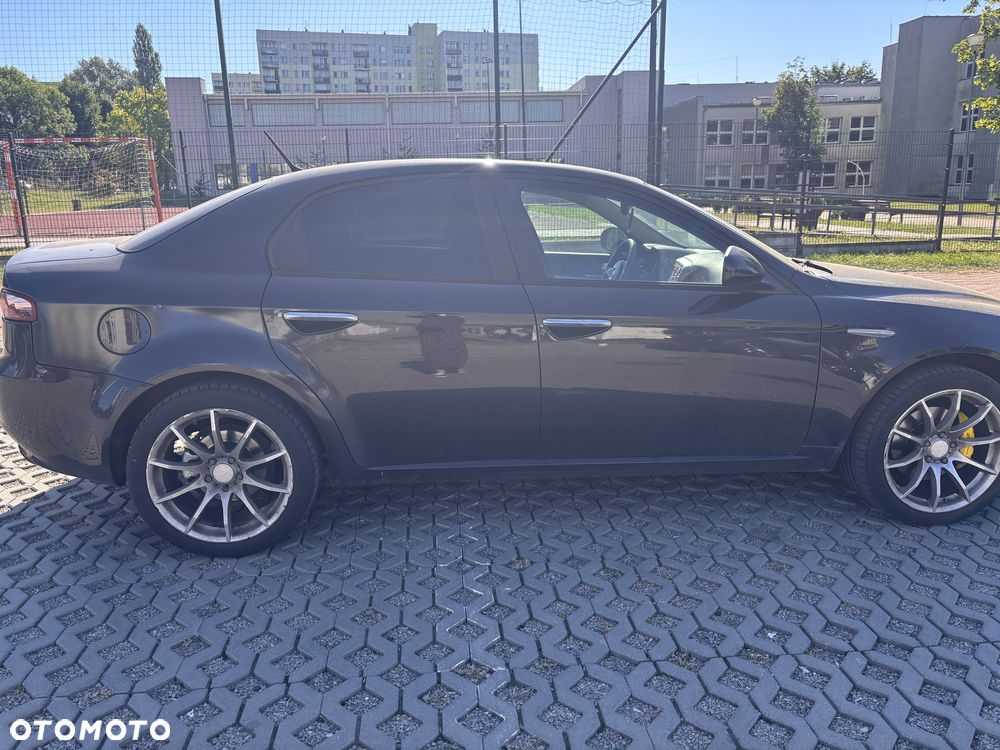 Alfa Romeo 159 - 2