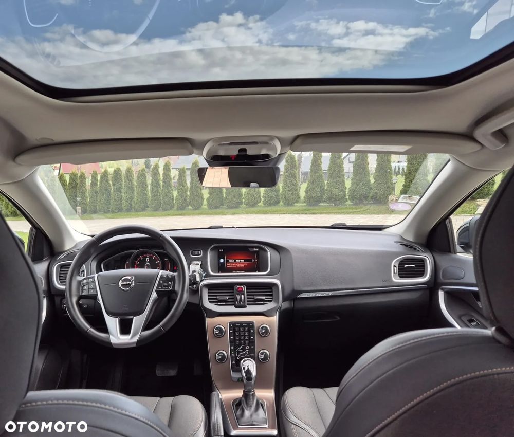 Volvo V40 Cross Country T3 Geartronic Momentum - 9