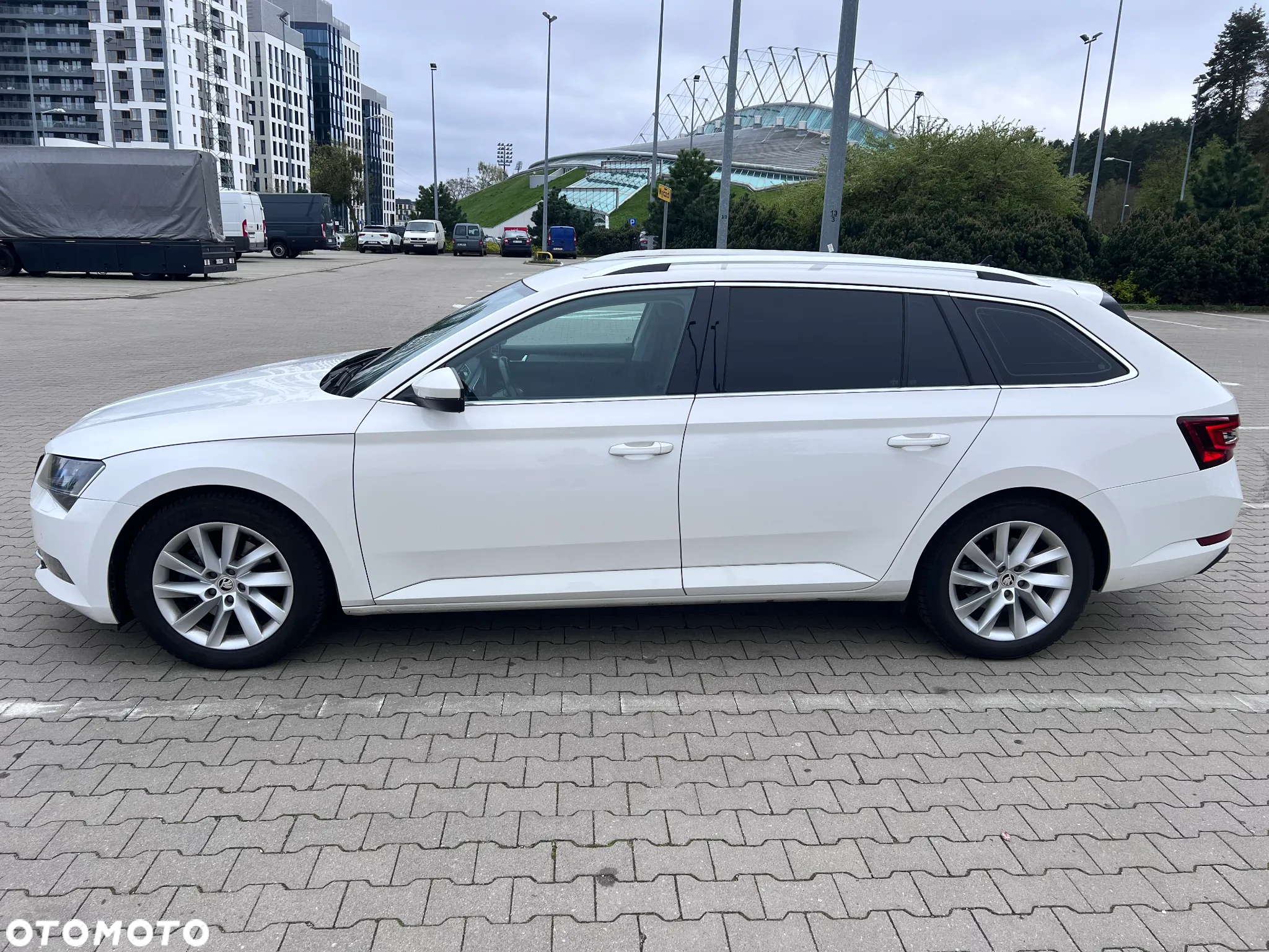 Skoda Superb 2.0 TDI SCR Style DSG - 2