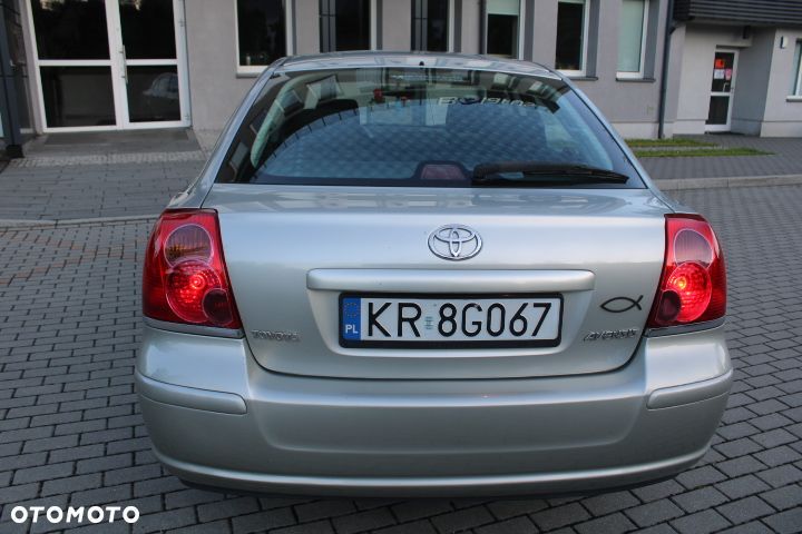 Toyota Avensis 1.8 VVT-i Luna - 12