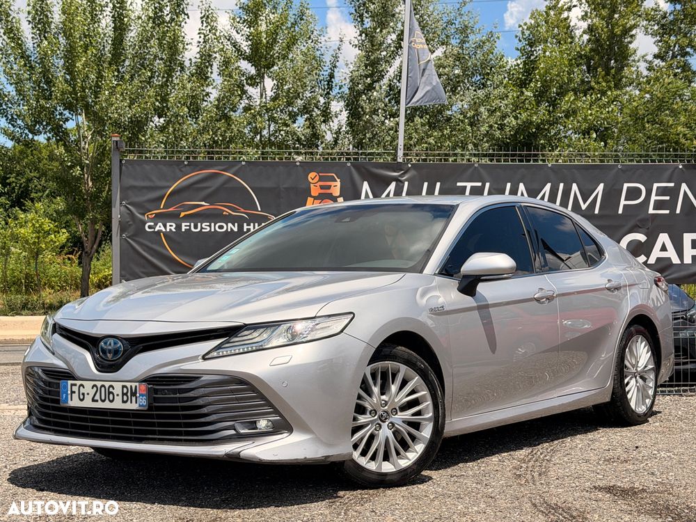 Toyota Camry Luxury - 1