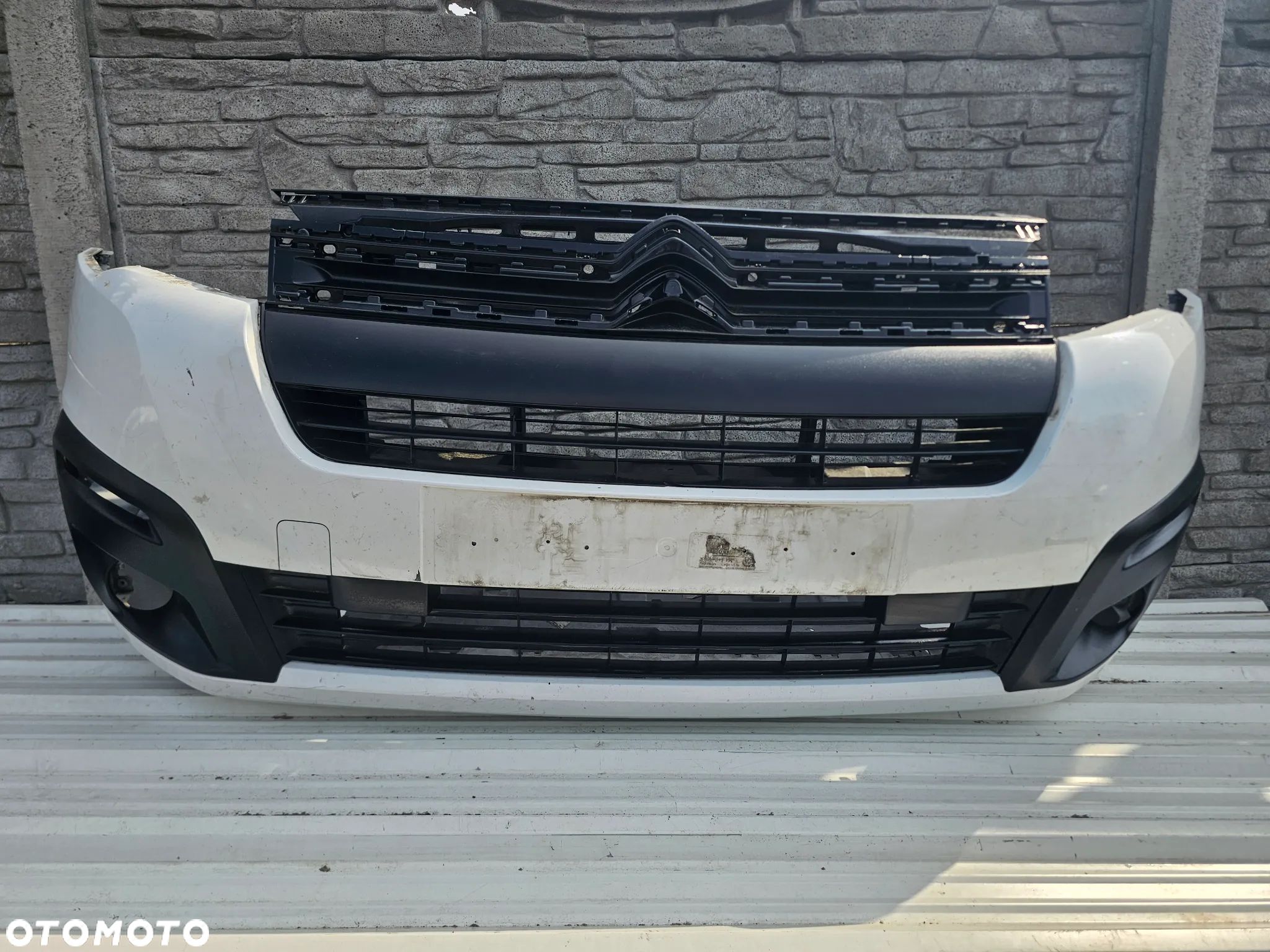 Citroen berlingo III 3 LIFT 14r-  zderzak przod - 1