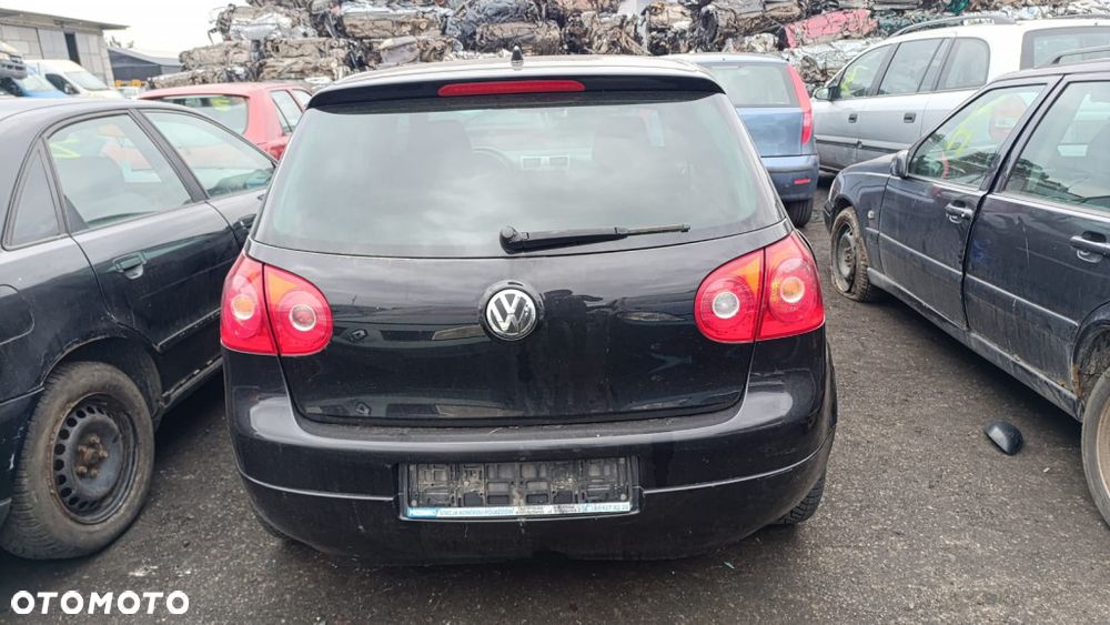 36005 VW golf V model od 03-09 silnik 1.9 TDI 105 km BXE skrzynia JCR lakier LC9Z - 8