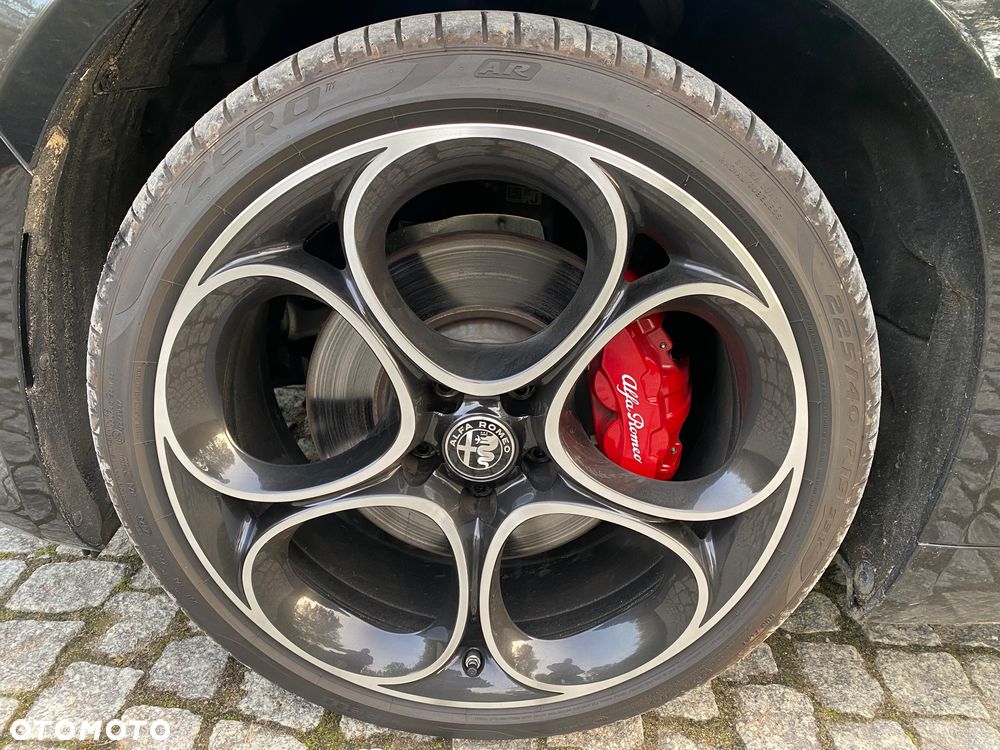 Alfa Romeo Giulia 2.0 Turbo Competizione Q4 - 7