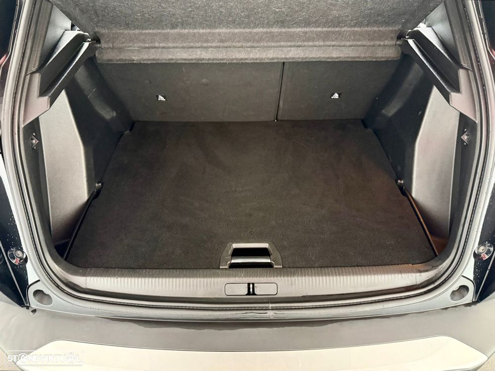 Peugeot 2008 1.5 BlueHDi Allure EAT8 - 32