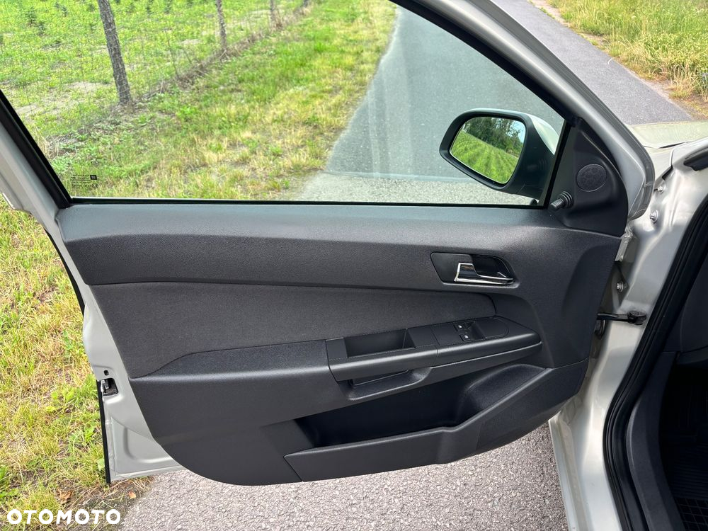 Opel Astra III 1.4 Enjoy - 25
