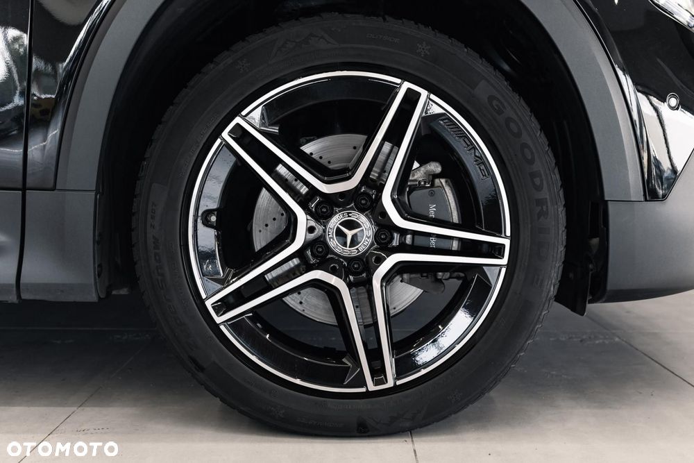 Mercedes-Benz GLB 200 4-Matic AMG Line 8G-DCT - 37