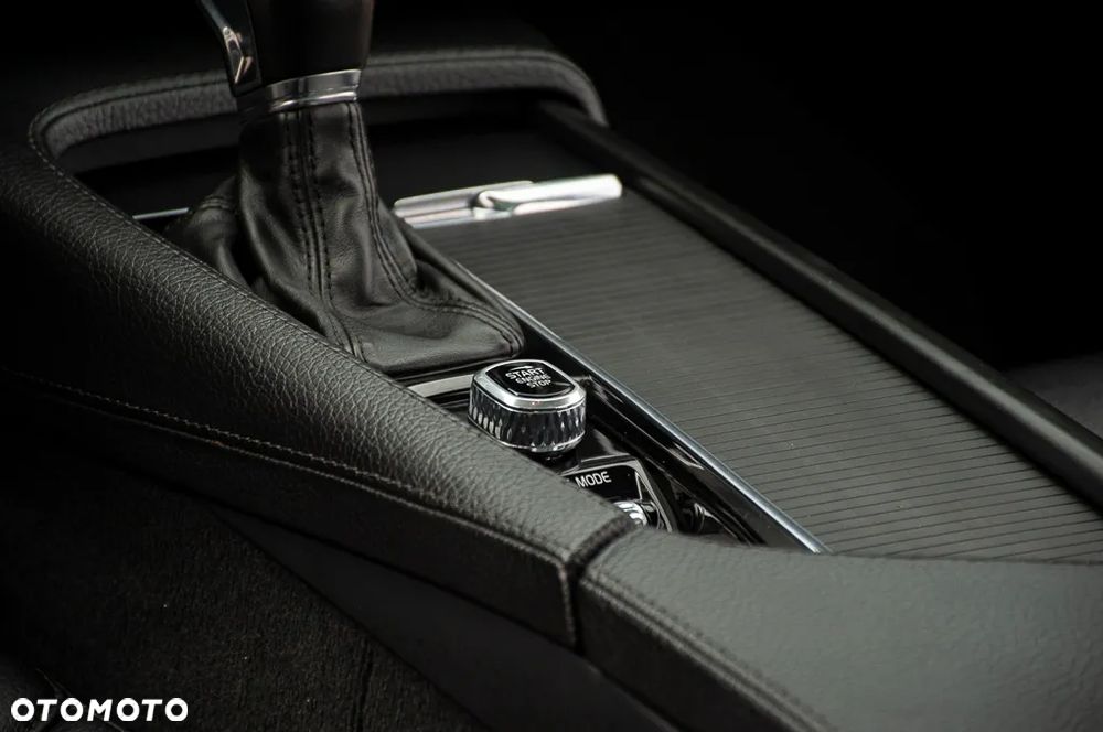 Volvo V90 D4 Geartronic - 29