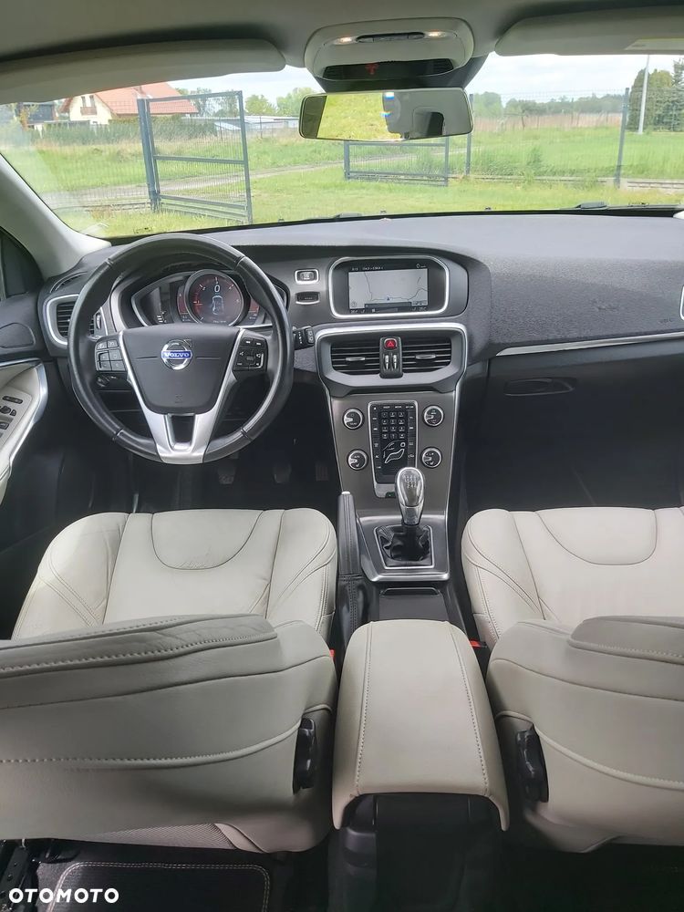 Volvo V40 D2 Summum - 25